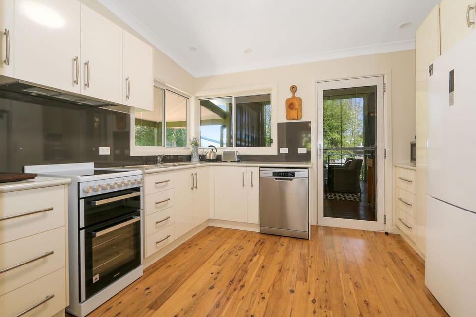 The Bark Hut House in Beechworth
