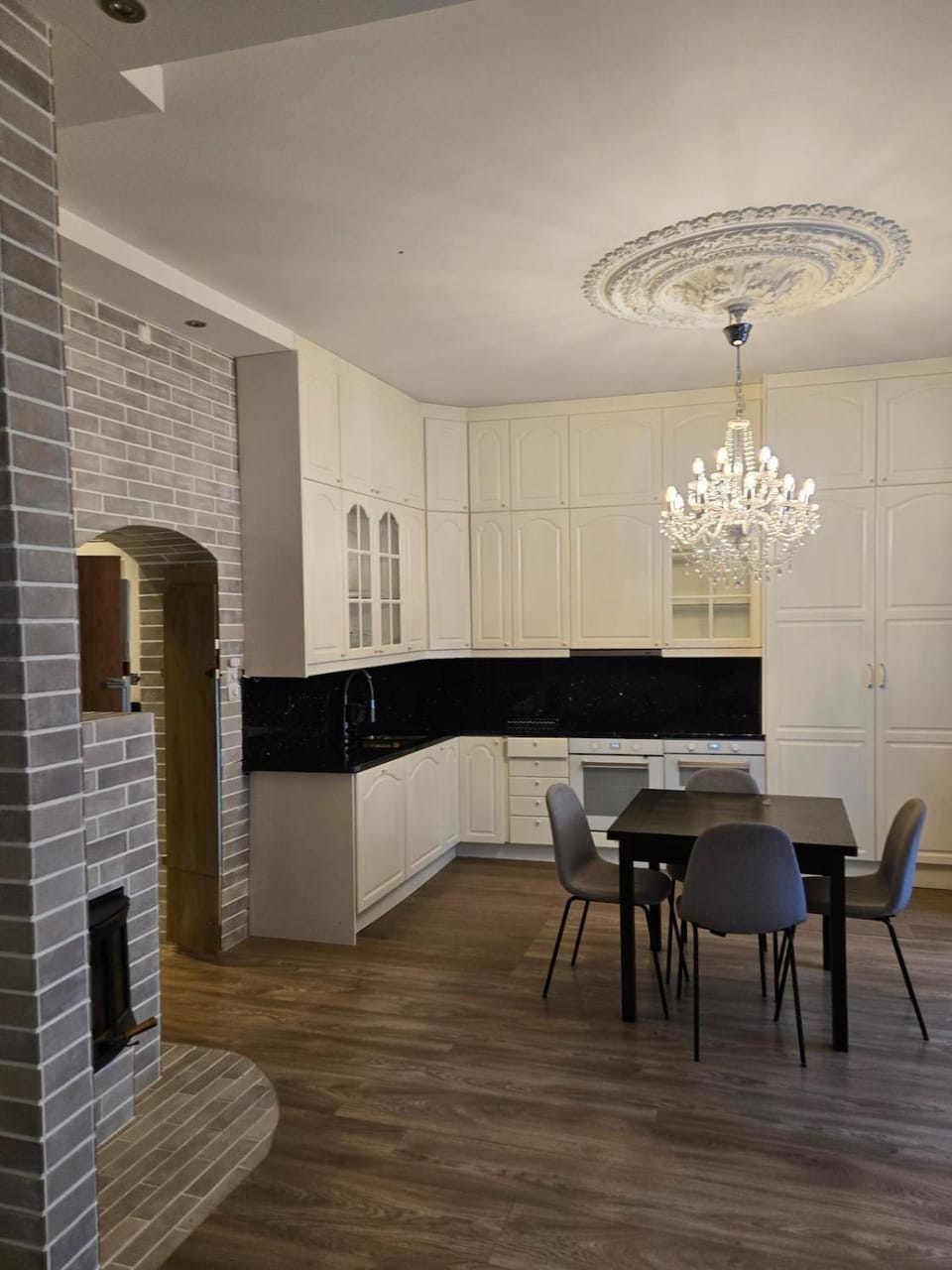 H21D-Central-Cozy Spacious Suits family-3 bedrooms House in Oslo