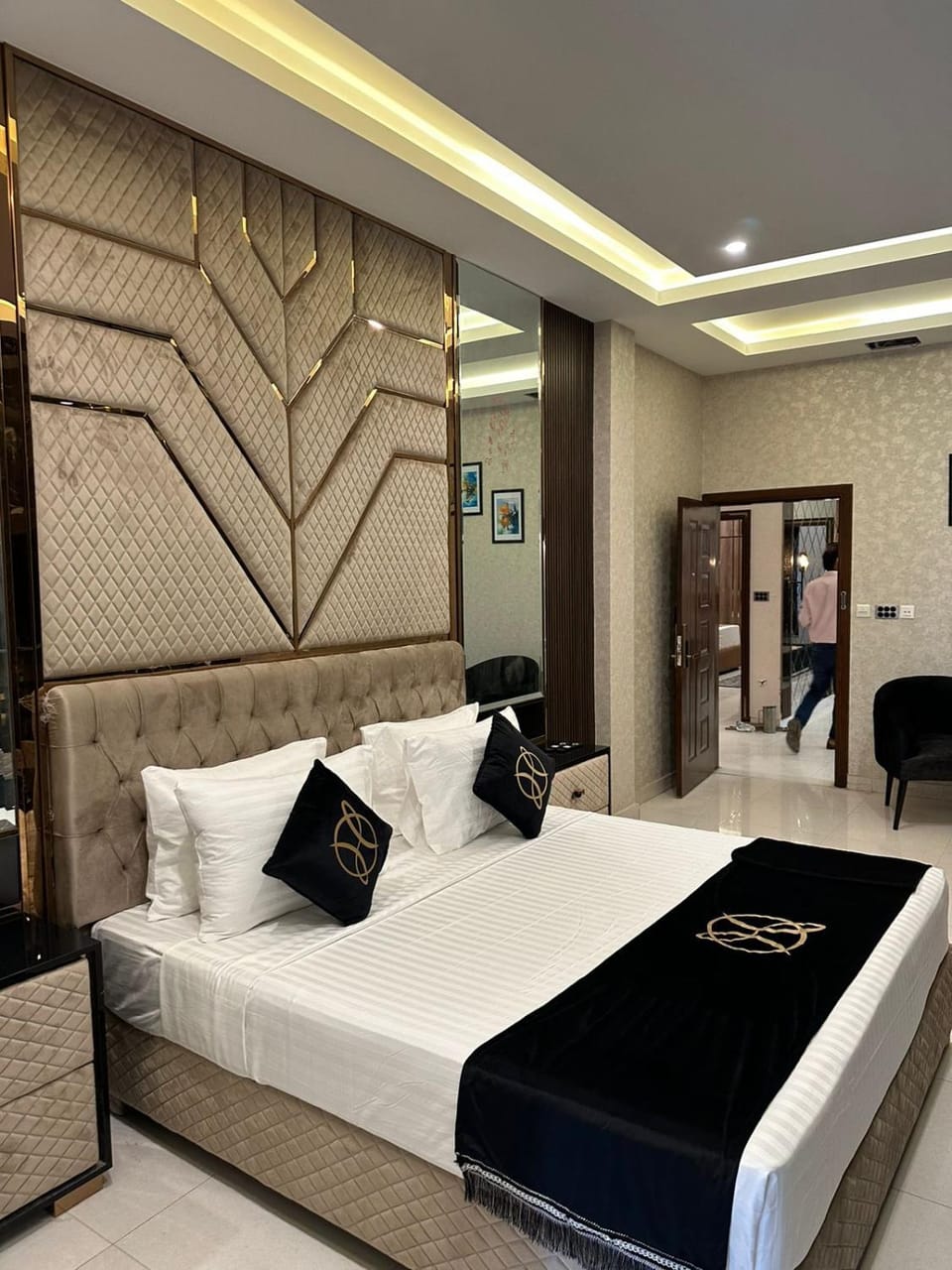 Bed, Bedroom
