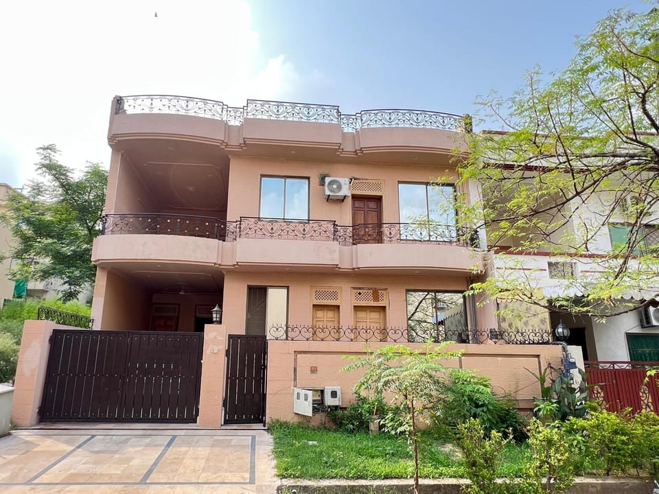 Modern 3-Bed Retreat E11 PEACEFUL House in Islamabad