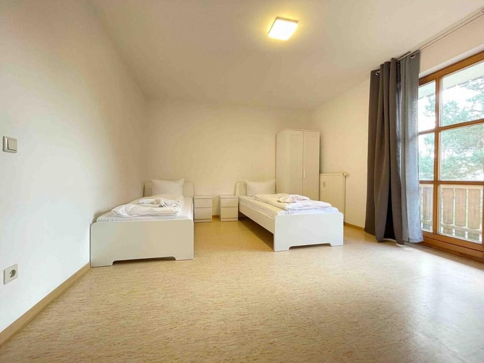 STA1115 gut geschnittene Monteurwohnung mit Balkon Apartment in Bavaria