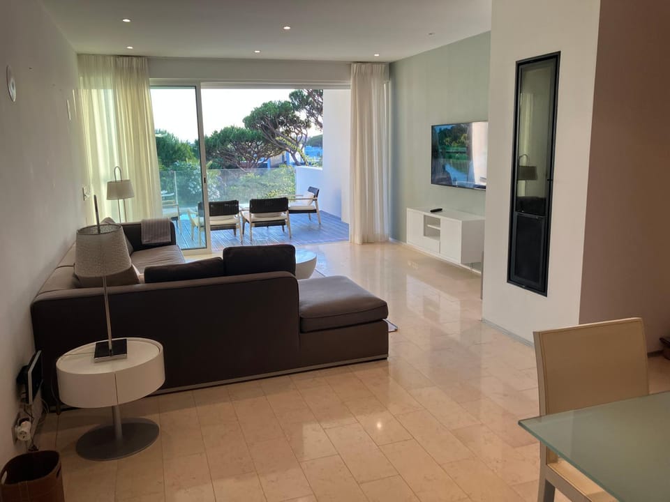 TV and multimedia, Seating area