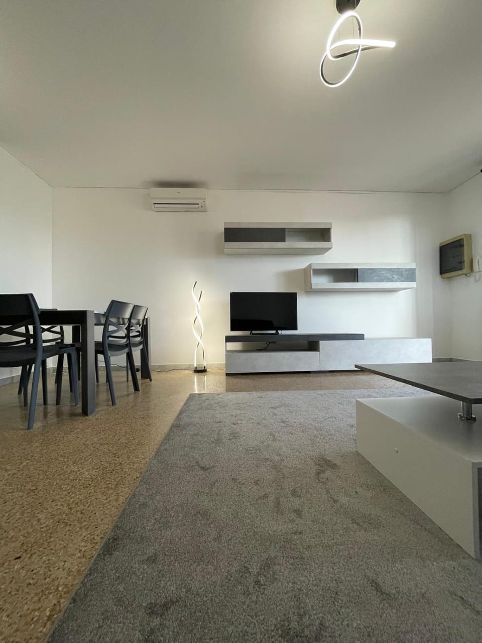 TV and multimedia, Living room, Dining area