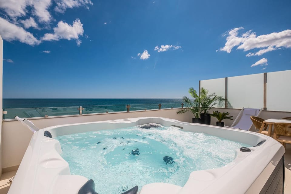 Hot Tub, Sea view