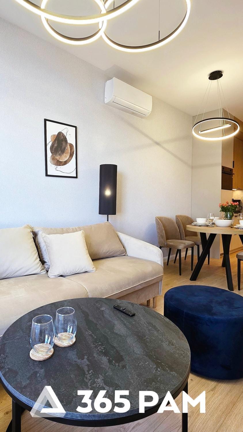Living room, Seating area, Dining area, air conditioner