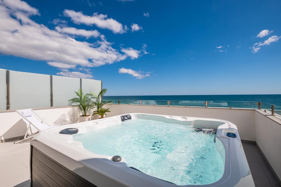 Hot Tub, Sea view