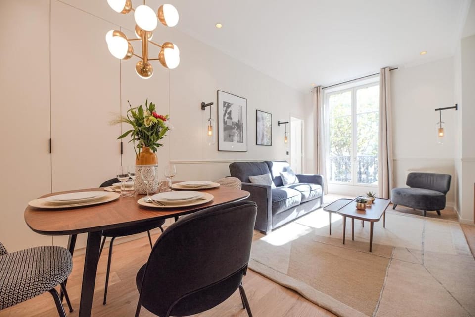 Appartement luxe 2 chambres Grands Boulevards 4-6P Apartment in Paris