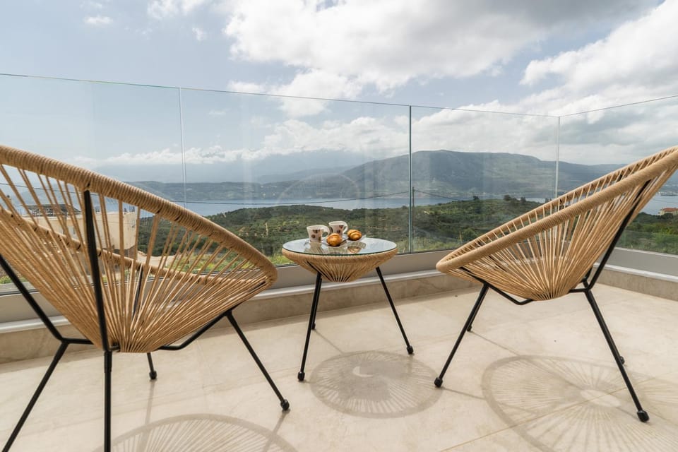 Balcony/Terrace, Pool view, Sea view