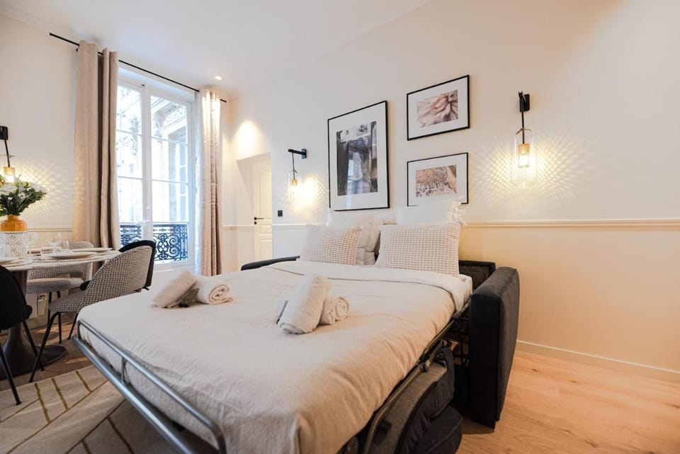 Luxury Central 3 Bedrooms Flat - Grands Boulevards Apartment in Paris