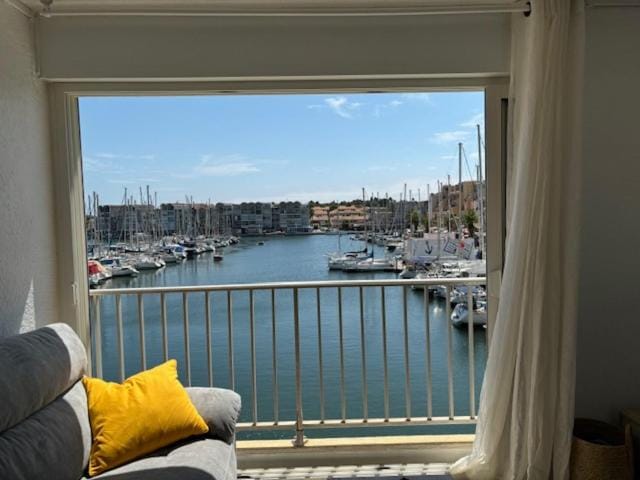 View (from property/room), Living room, Seating area, Sea view