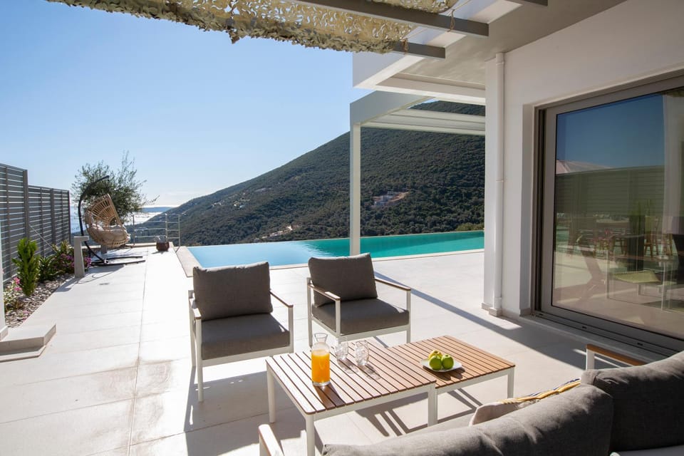 Balcony/Terrace, Seating area, Pool view, Sea view