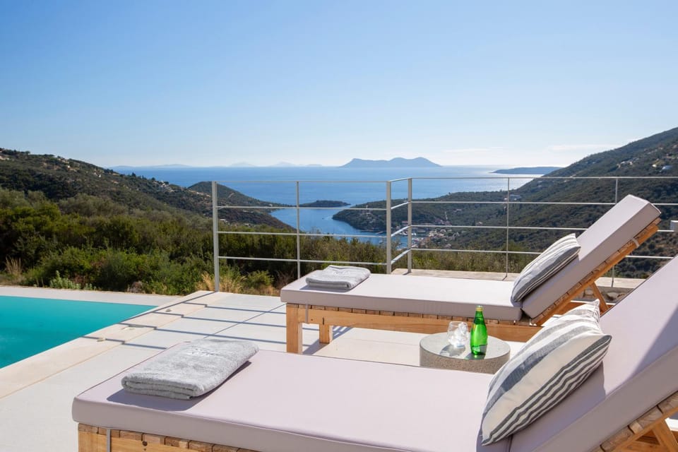 Natural landscape, View (from property/room), Balcony/Terrace, Mountain view, Pool view, Sea view, Swimming pool, sunbed