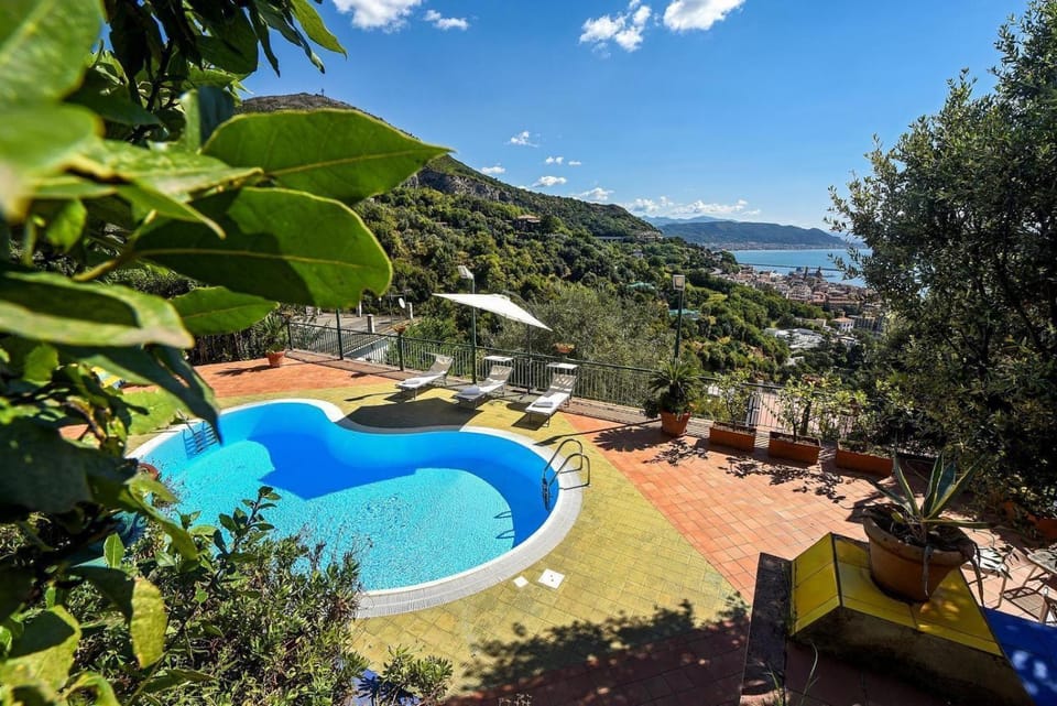 Nearby landmark, Spring, Day, Natural landscape, Garden, Garden view, Lake view, Mountain view, Pool view, River view, Swimming pool, Swimming pool, sunbed