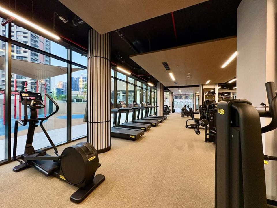 Luxury 1BR in Downtown Dubai with Burj Khalifa Views, Pool, Gym & Free Parking Apartment in Dubai