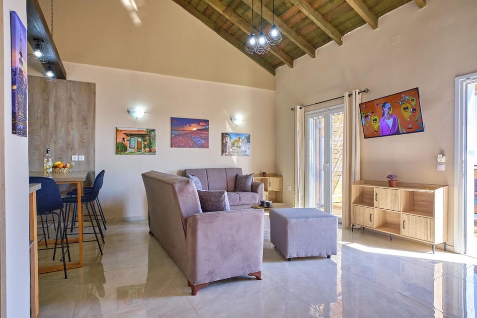 Communal lounge/ TV room, Living room, Seating area