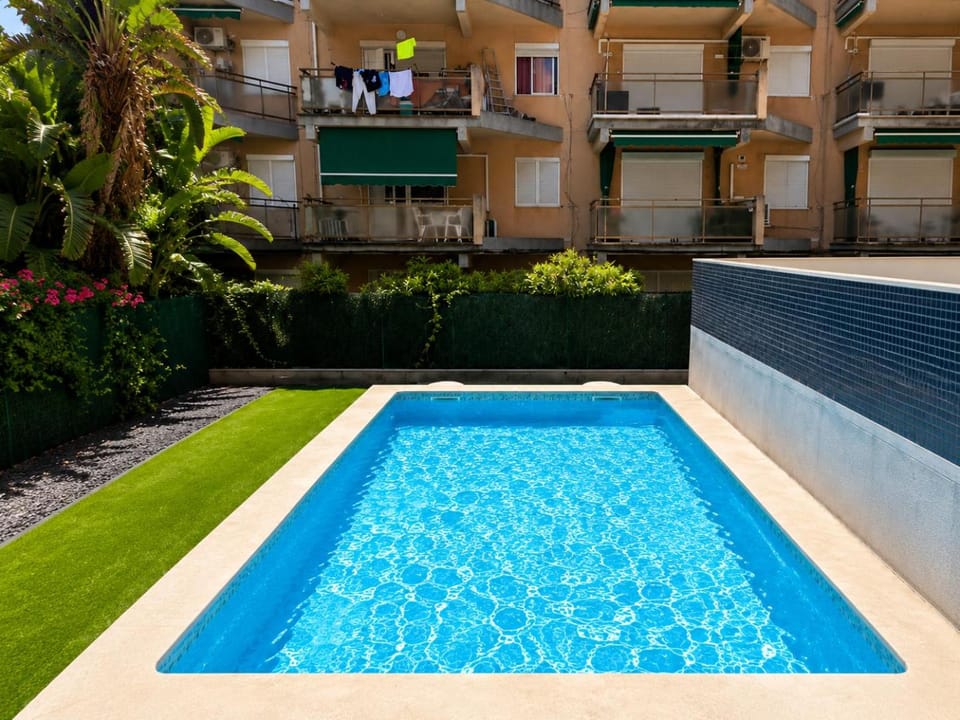 Property building, Day, Garden, Pool view, Swimming pool, sunbed