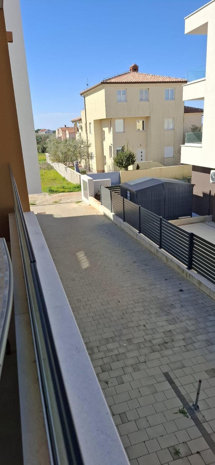 Neighbourhood, Balcony/Terrace