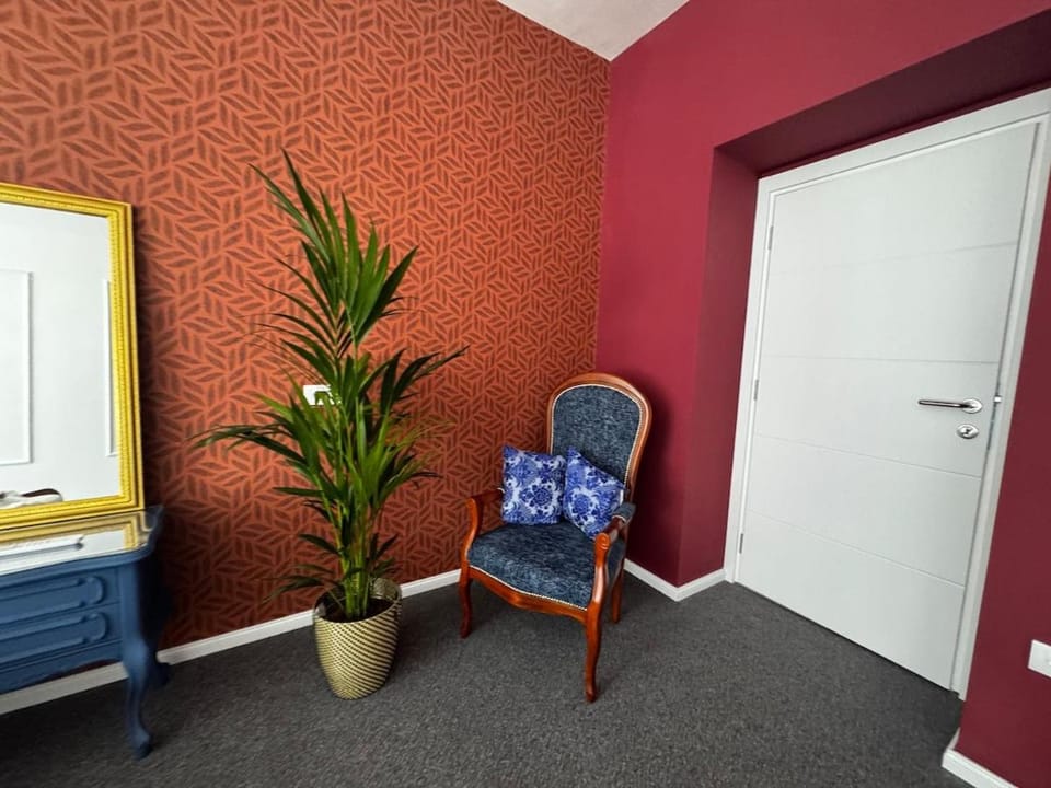 Downtown Buzz Mili-ground floor Apartment in Belgrade
