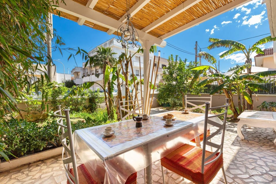 Patio, Garden, Dining area, Garden view