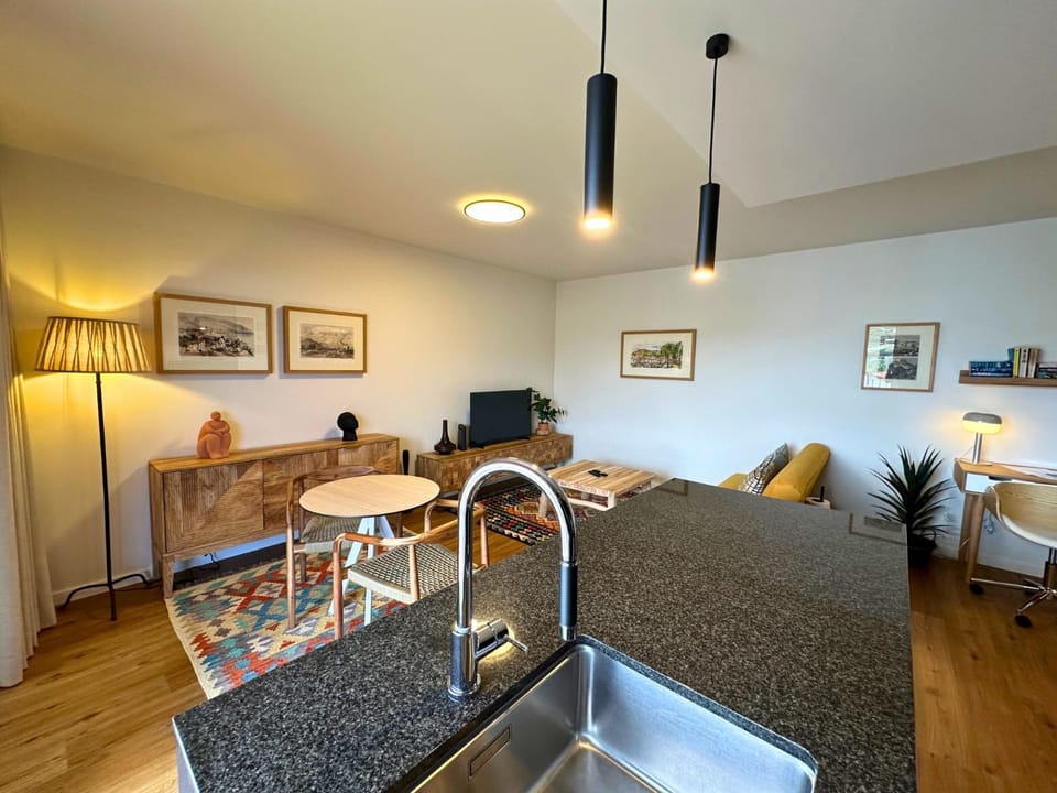 TV and multimedia, Kitchen or kitchenette, Living room, Dining area
