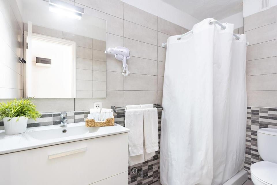 ComodoroRavel Apartment in Los Cristianos