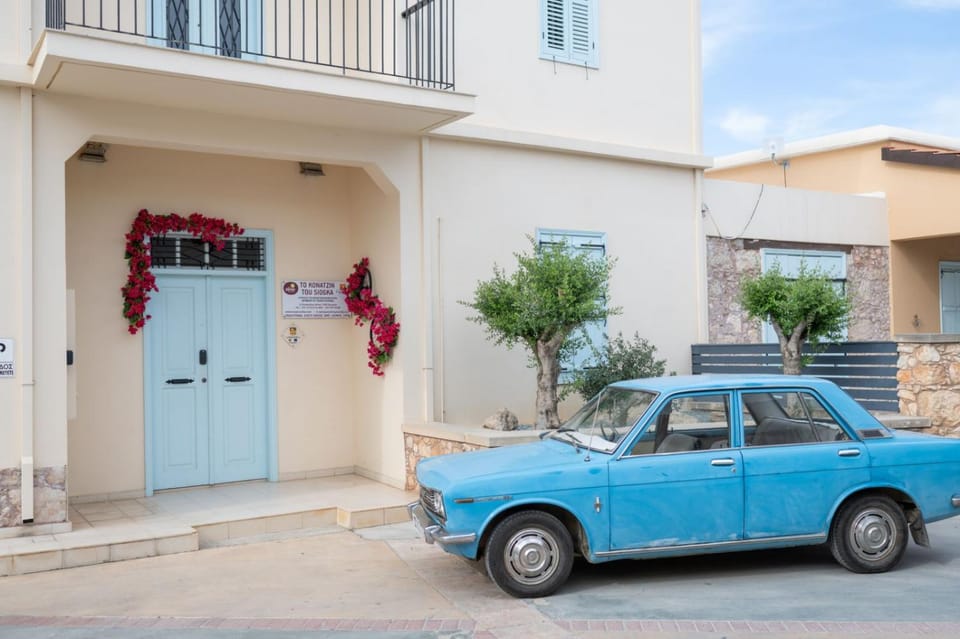 Property building, Street view