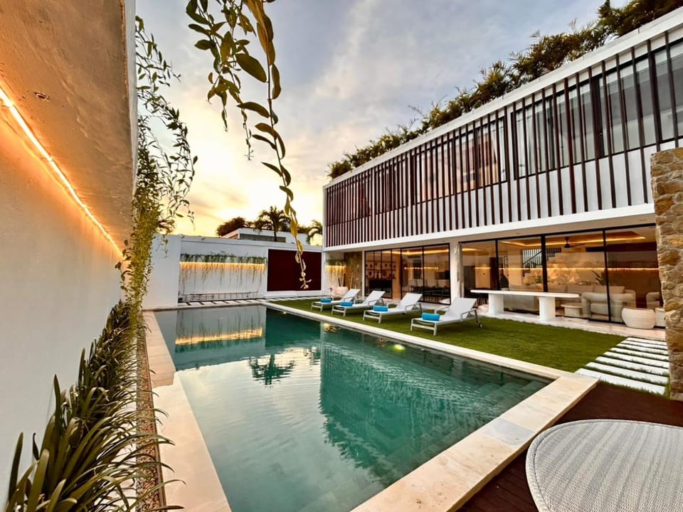 Pool view, Swimming pool