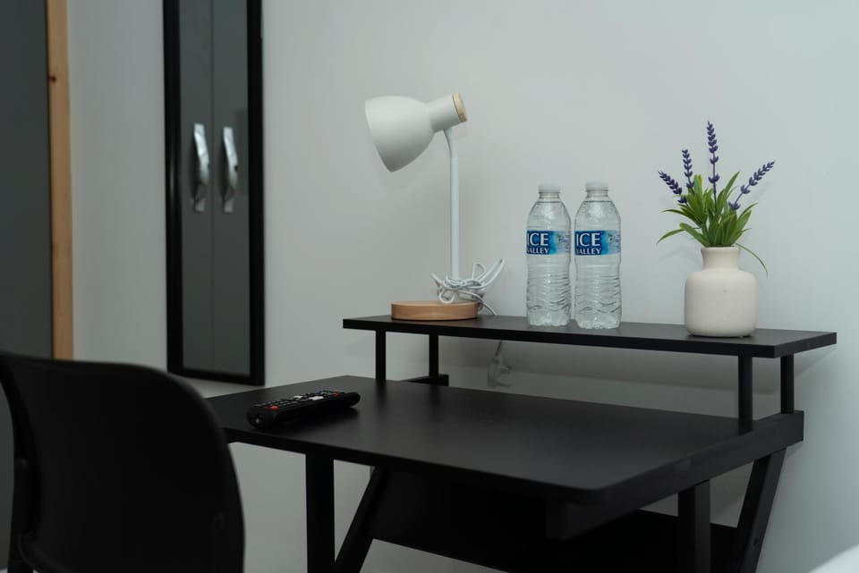 4 Bed Failsworth Home - 3 Bathrooms - Free Parking - Ideal For Contractors & Families - FREE 1 HR EARLY CHECK-IN OR 1 HR LATE CHECK-OUT FOR 2 NIGHT STAY BOOKINGS UNTIL THE END OF MAY House in Manchester