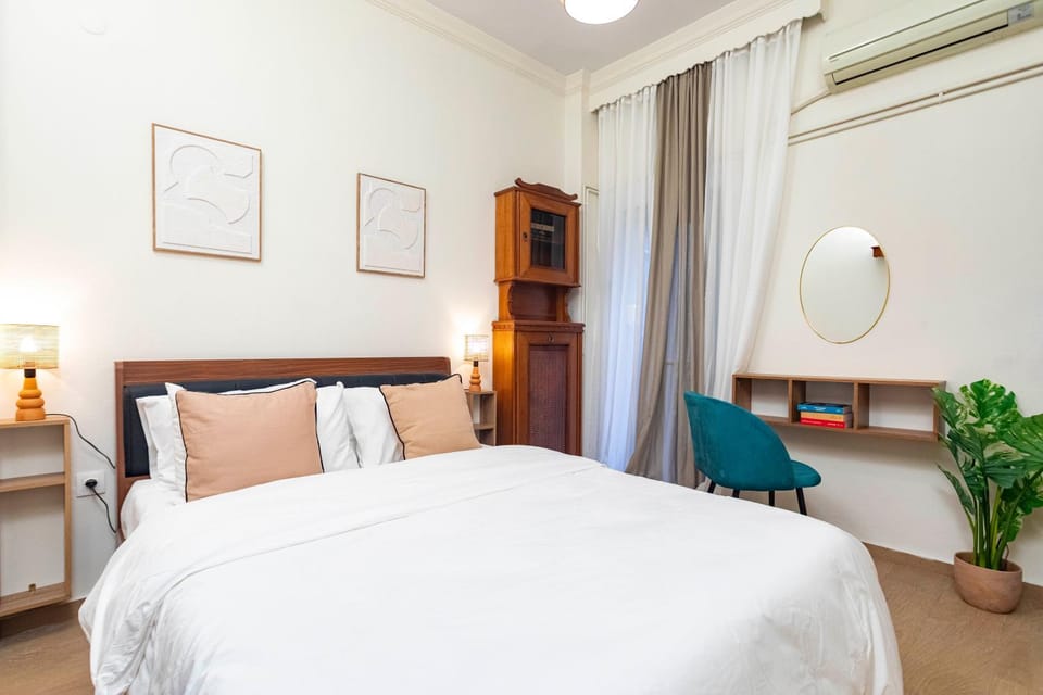 Bed, Photo of the whole room, Bedroom