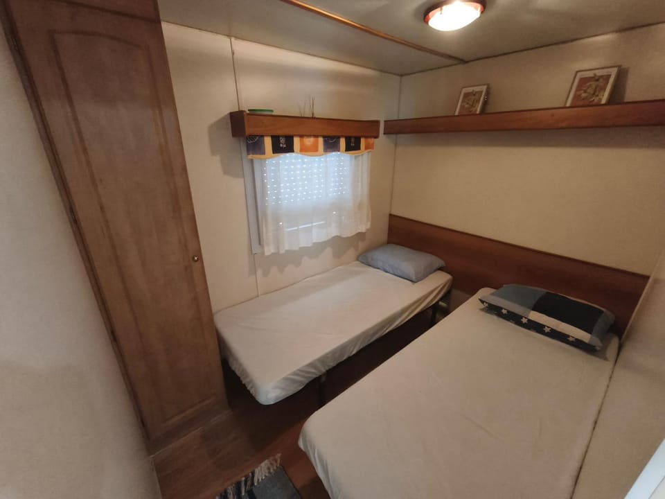 Casa de Camping Land's Hause Campground/ 
RV Resort in Santarém District, Portugal
