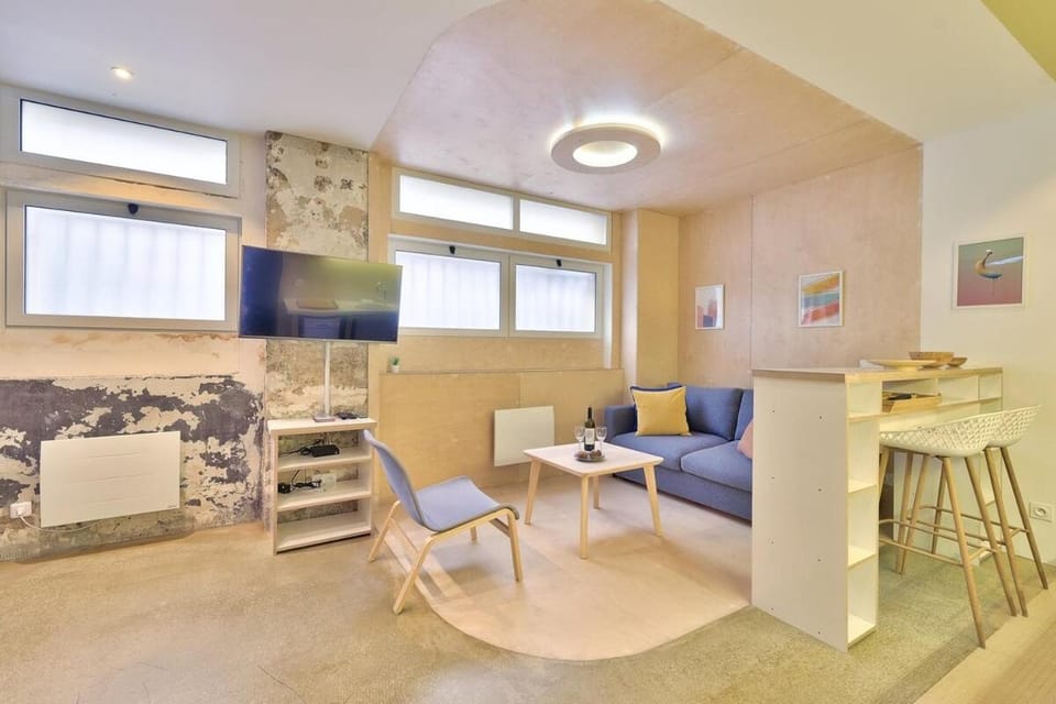 TV and multimedia, Seating area