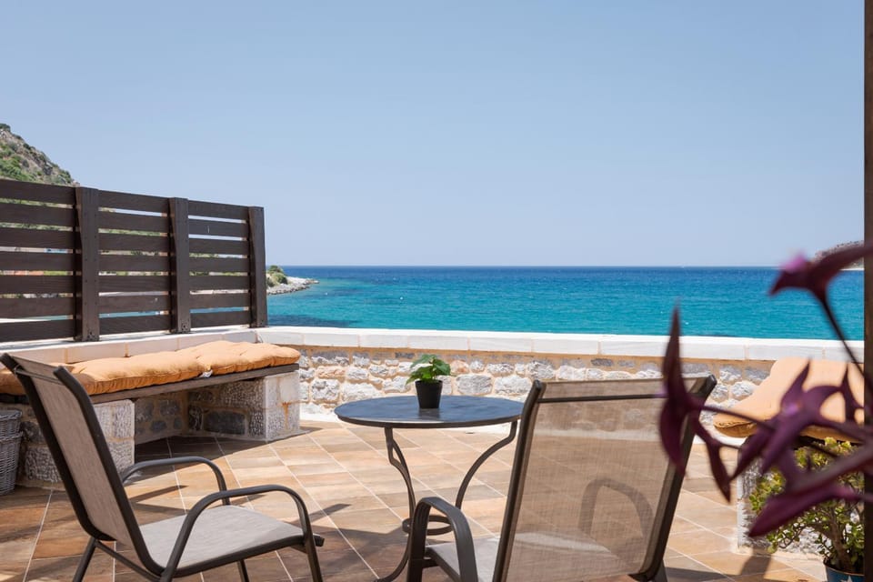 Day, View (from property/room), Balcony/Terrace, Seating area, Dining area, Sea view