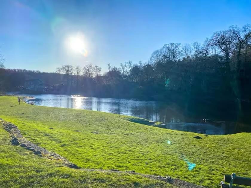 Bordeuax Holiday home by the river Nidd N24 Apartment in Borough of Harrogate