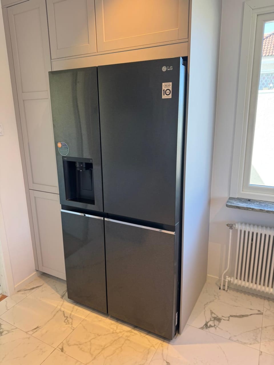 Kitchen or kitchenette, oven