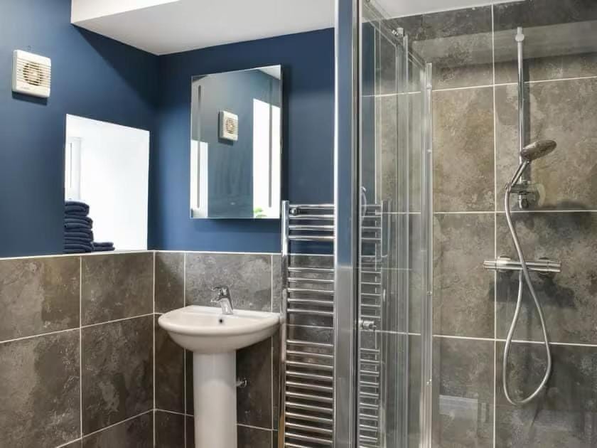 Riverview Cottage at Lido Leisure Park House in Borough of Harrogate