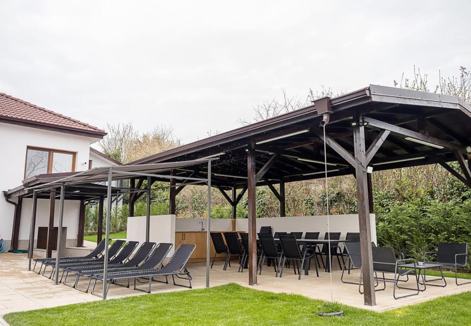 Property building, Garden, Garden view, sunbed