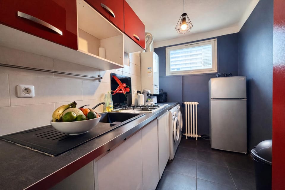 Kitchen or kitchenette, stove