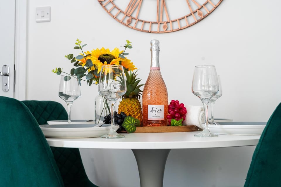 Open Mind Property - 1 Bedroom, 2 Beds & 4 Guests Apartment in Bognor Regis