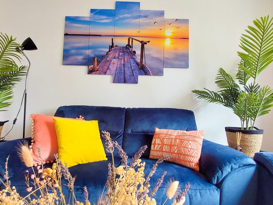 Living room, Decorative detail, Seating area