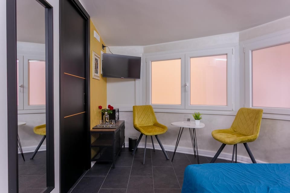 Le Regine - Home suites - Adult Only Bed and Breakfast in Rome