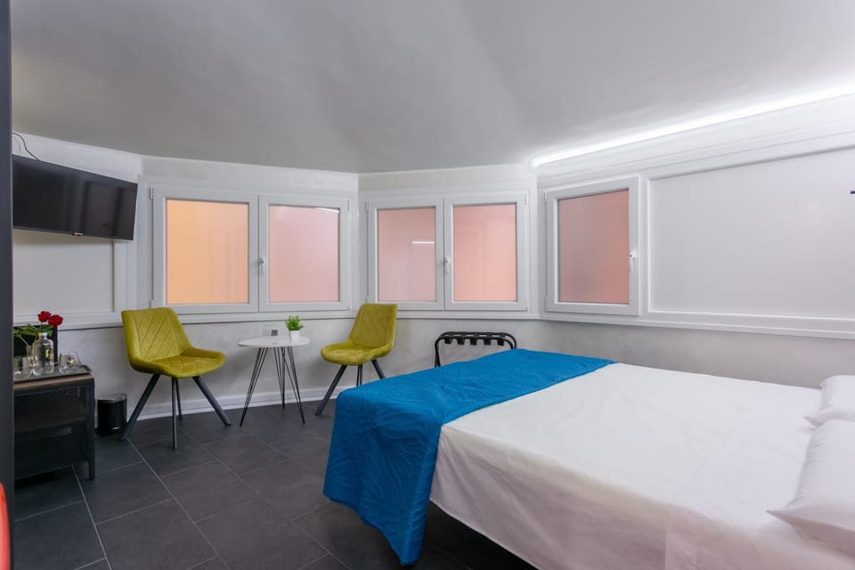 Le Regine - Home suites - Adult Only Bed and Breakfast in Rome