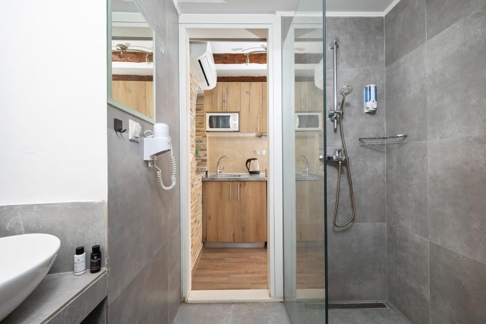 Shower, Toilet, Bathroom