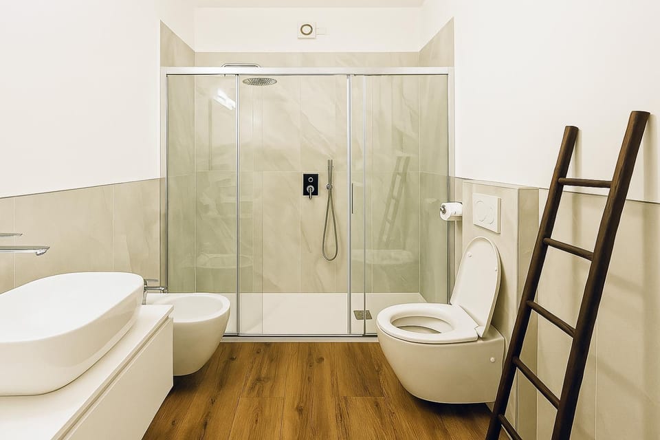 Shower, Toilet, Bathroom, bidet, towels