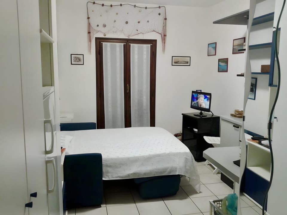 Property building, Living room, Bedroom