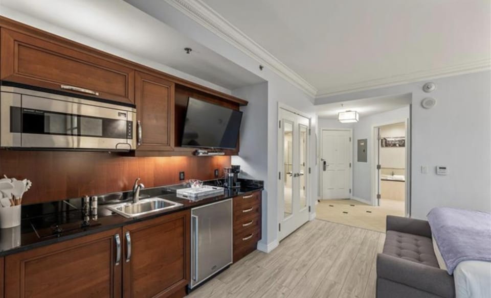 TV and multimedia, Kitchen or kitchenette