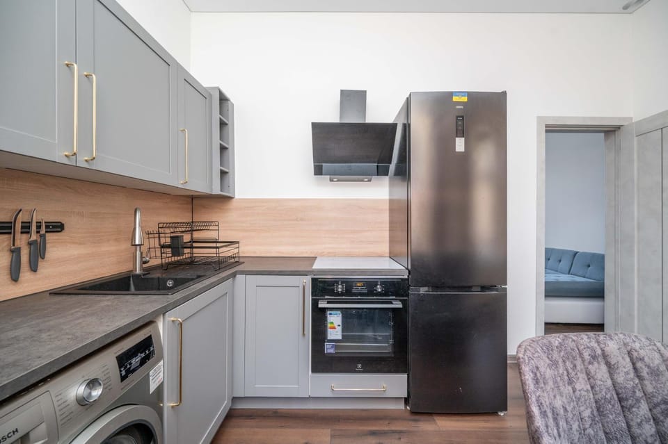 Kitchen or kitchenette, oven, pet friendly, stove, washing machine