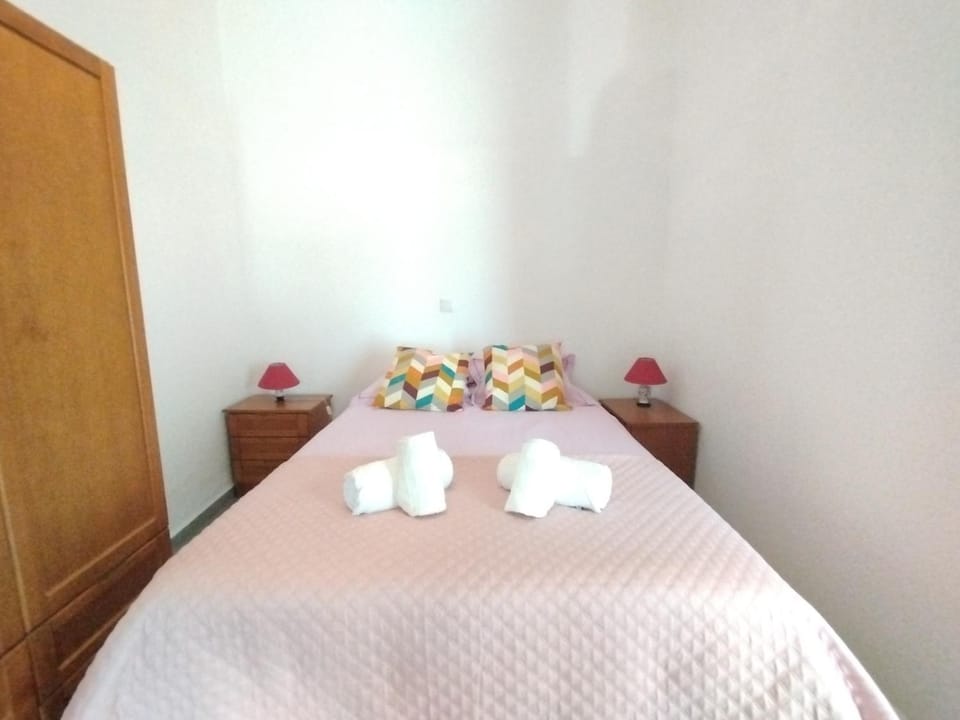 Bed, Photo of the whole room, Bedroom, towels, wardrobe