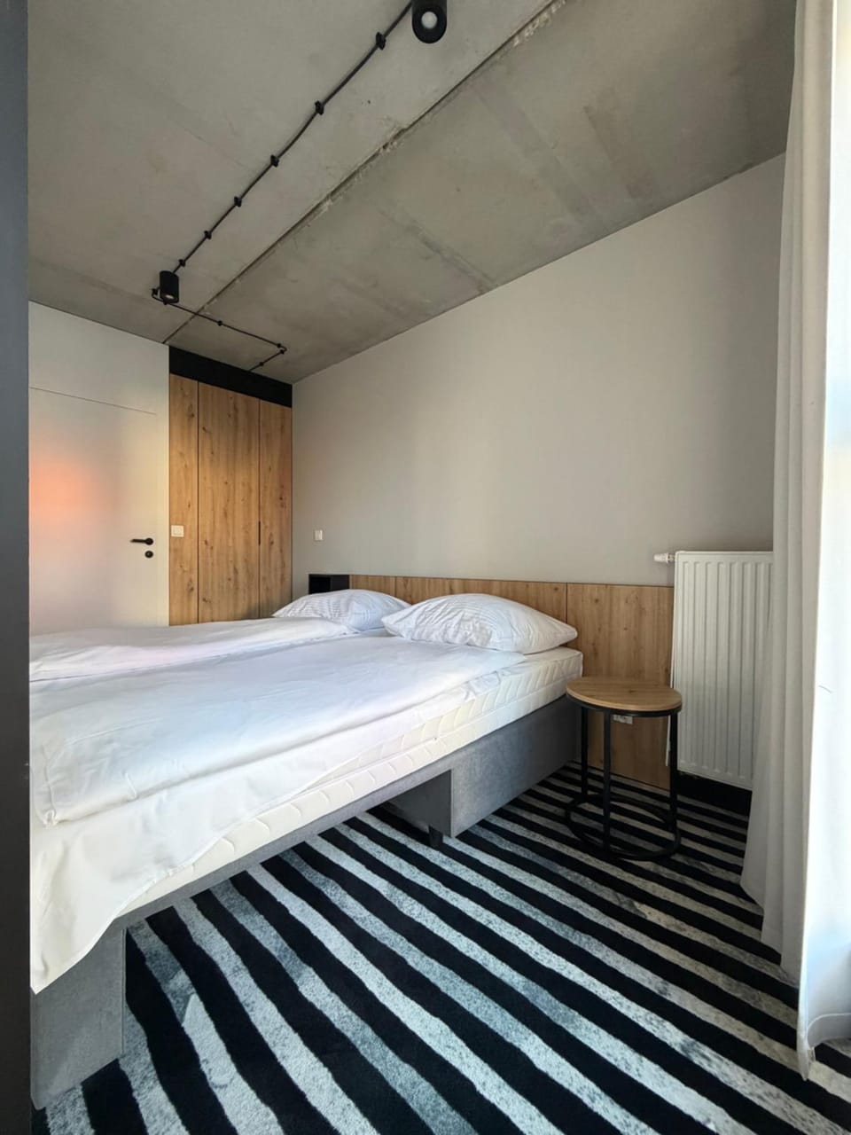 Bed, Photo of the whole room, Bedroom, wardrobe