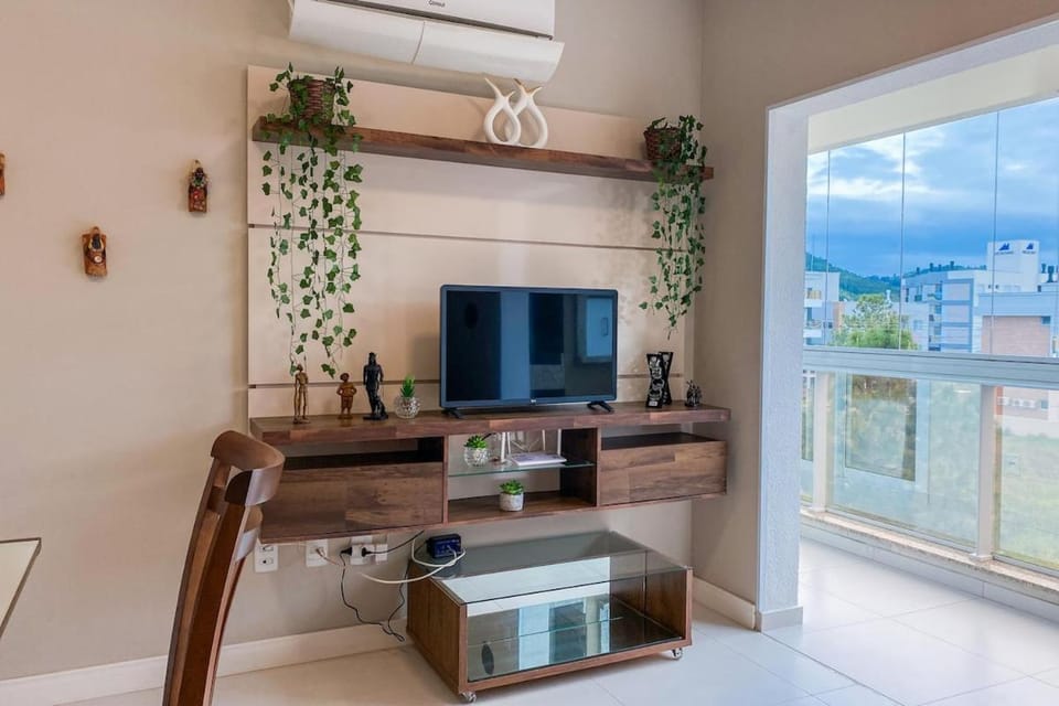 Espaçoso Apt com 3 Quartos na Praia de Palmas 0322 Apartment in Florianopolis