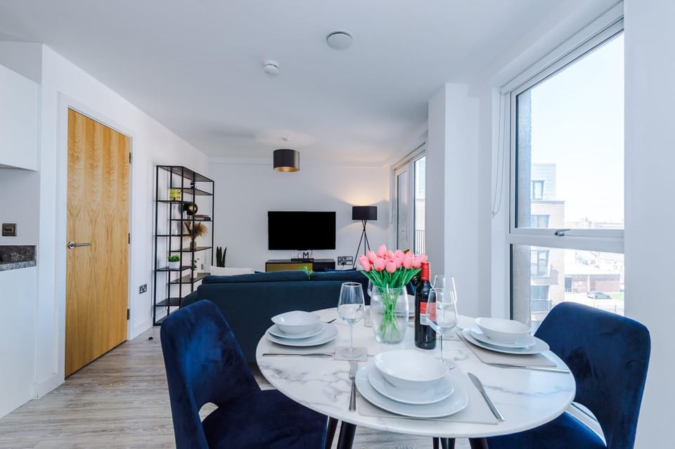 TV and multimedia, Living room, Dining area